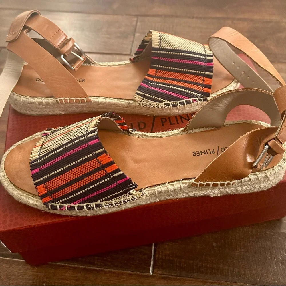 Donald J. Pliner Women's Rowen Espadrilles Sandals size 9.5 (new)